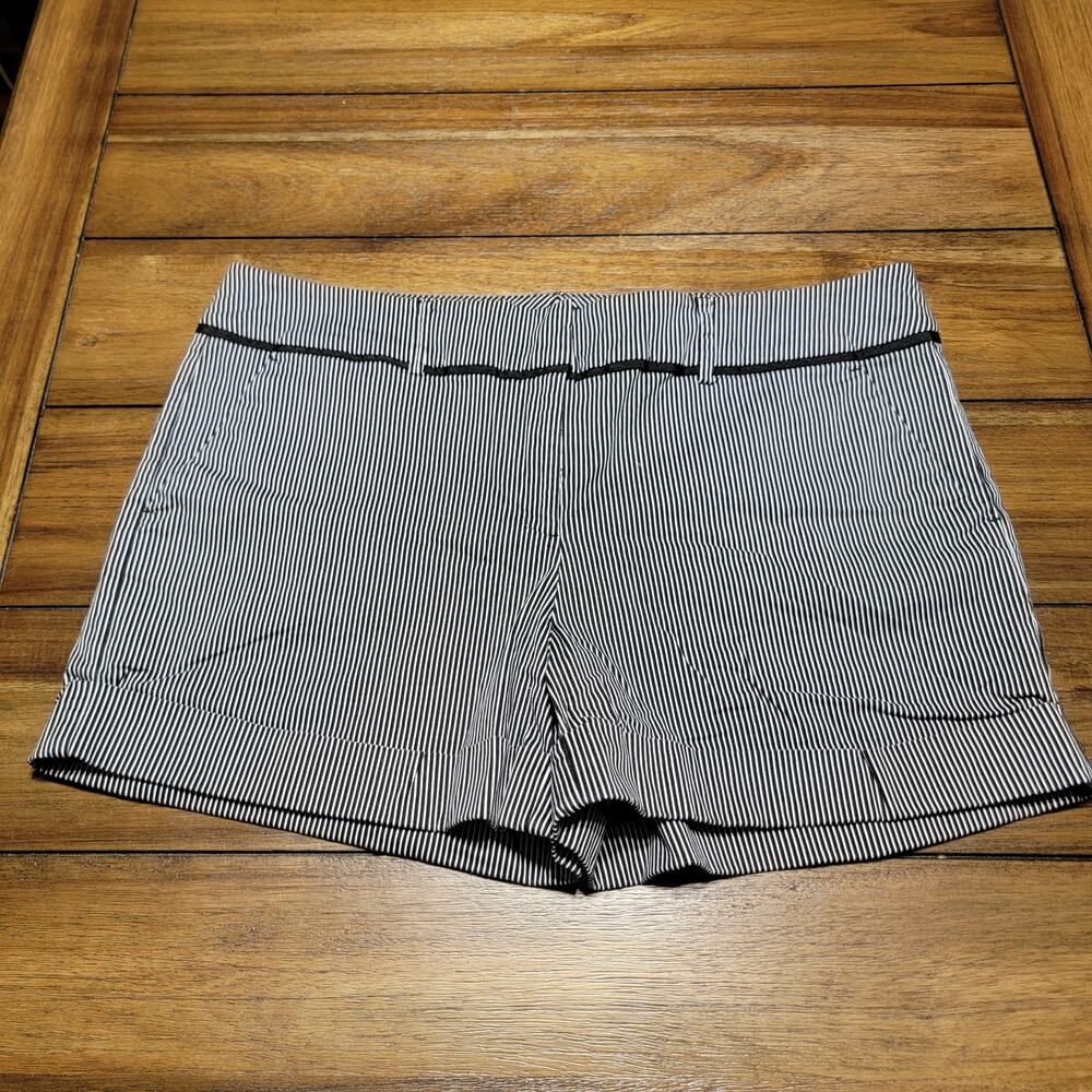 7th Ave NY & Co Design Studio B&W Pin Stripe Shorts - Size 16